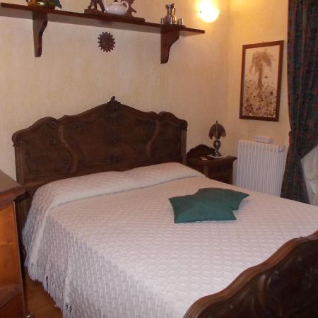 Les Hirondelles Bed & Breakfast Fenis Dış mekan fotoğraf