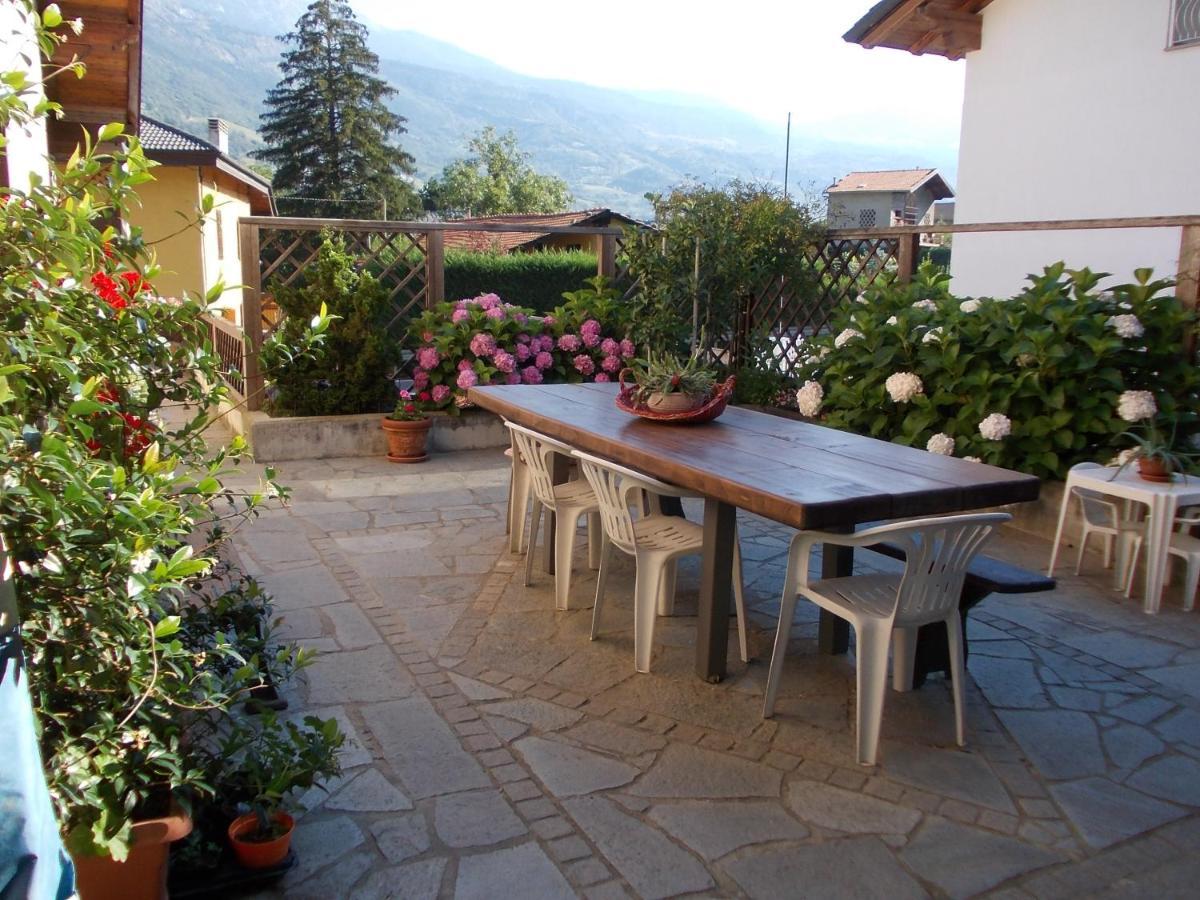 Les Hirondelles Bed & Breakfast Fenis Dış mekan fotoğraf