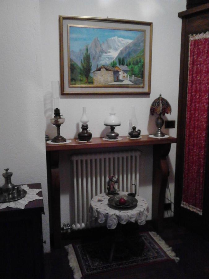Les Hirondelles Bed & Breakfast Fenis Dış mekan fotoğraf